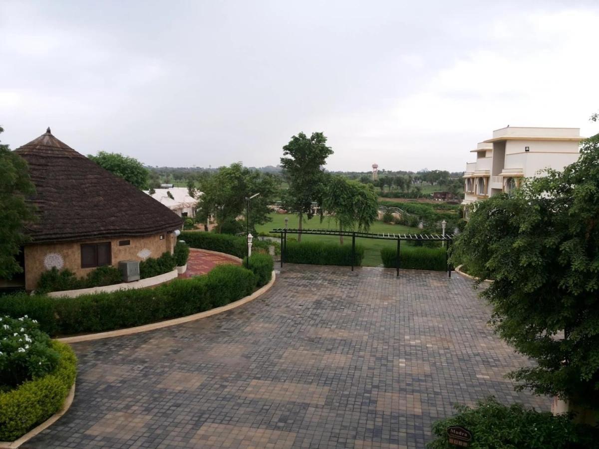Neelkanth'S Bagar Inn Resort Jhunjhunu Eksteriør billede