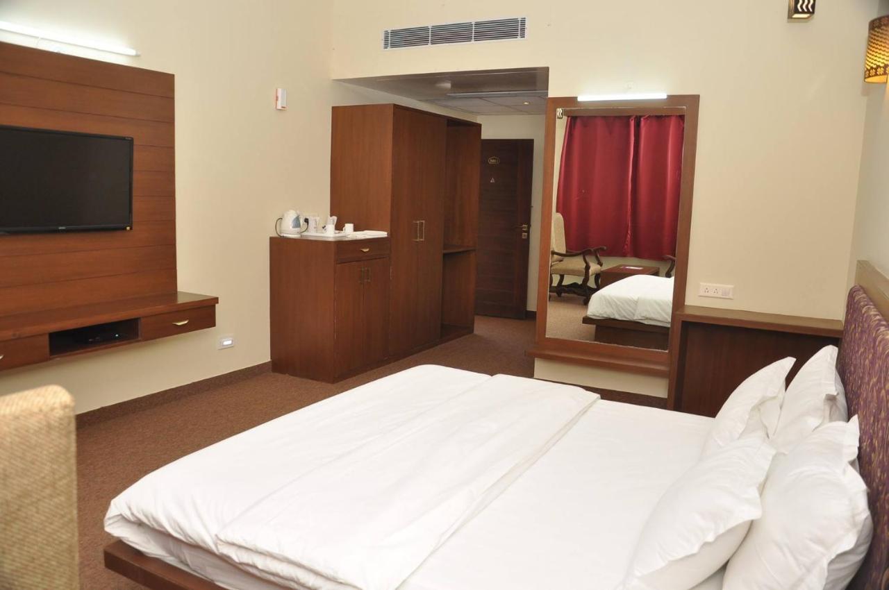 Neelkanth'S Bagar Inn Resort Jhunjhunu Eksteriør billede