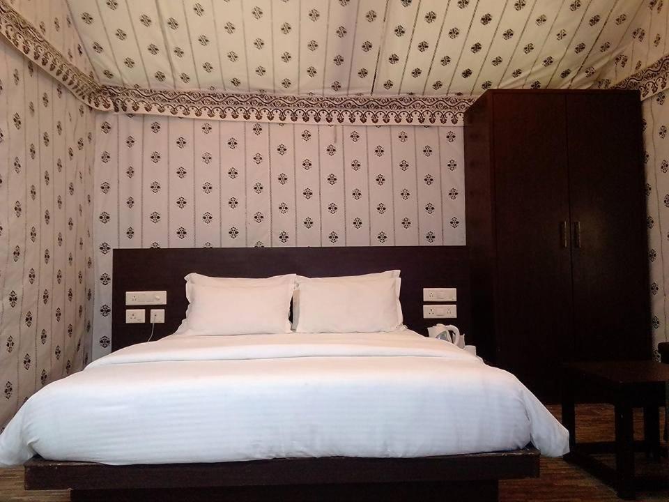 Neelkanth'S Bagar Inn Resort Jhunjhunu Eksteriør billede