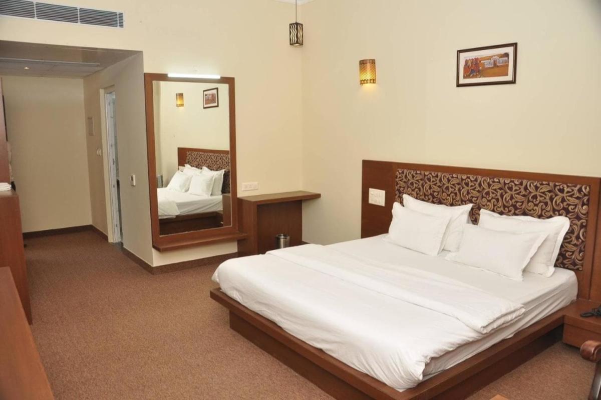 Neelkanth'S Bagar Inn Resort Jhunjhunu Eksteriør billede