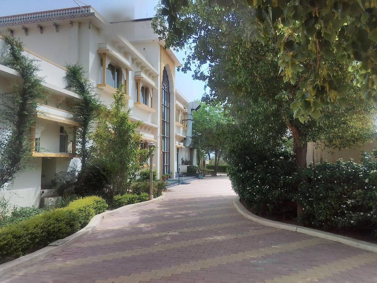 Neelkanth'S Bagar Inn Resort Jhunjhunu Eksteriør billede