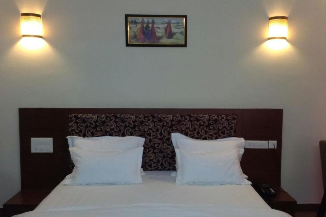 Neelkanth'S Bagar Inn Resort Jhunjhunu Eksteriør billede
